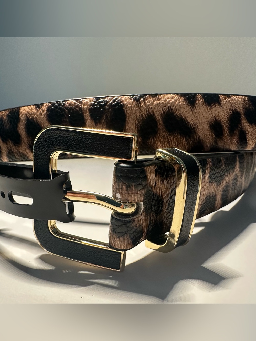 DKNY Leopard Print Women’s Fashion Belt with Gold Buckle Size 2X 47 inches